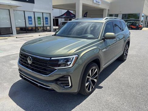 Certified 2025 Volkswagen Atlas SEL Premium R-Line image 3