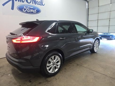 Used 2021 Ford Edge Titanium w/ Equipment Group 301A image 9