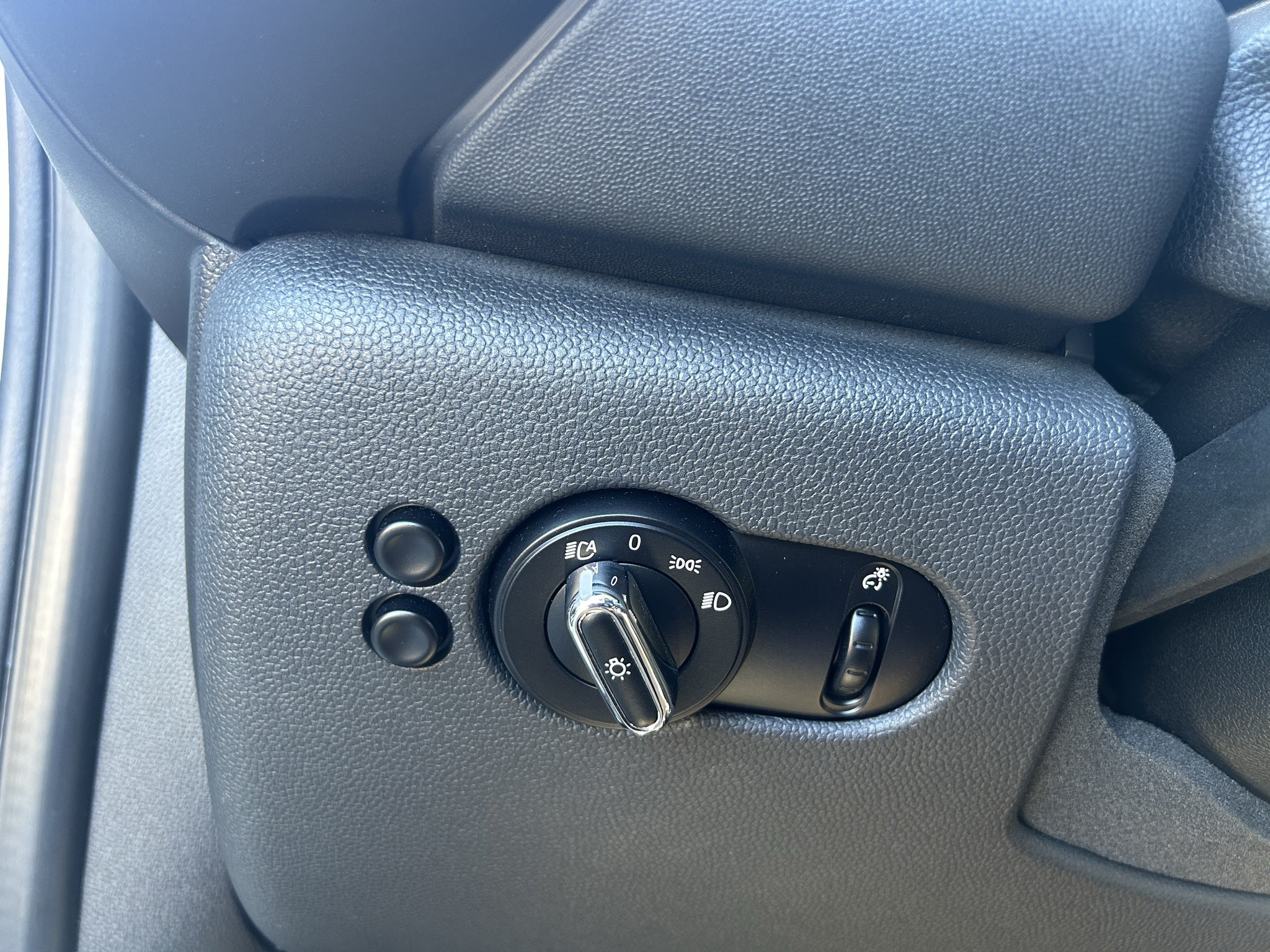 Used 2015 MINI Cooper 2-Door Hardtop FWD image 22