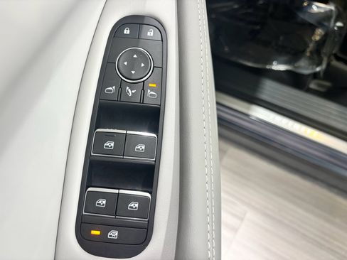 Certified 2026 INFINITI QX60 Luxe w/ Family Package AWD/4WD image 17