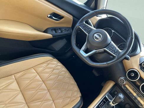 Used 2025 Nissan Sentra SV w/ SV Premium Package image 20