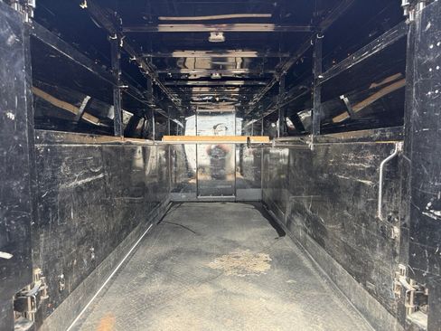 Used 2018 Chevrolet Express 3500 w/ Power Convenience Package RWD image 10