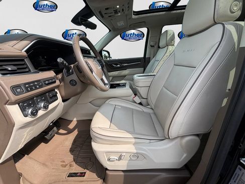Used 2022 GMC Yukon XL Denali w/ Denali Reserve Package AWD/4WD image 15