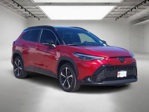 Used 2025 Toyota Corolla Cross AWD Hybrid w/ Convenience Package image 7