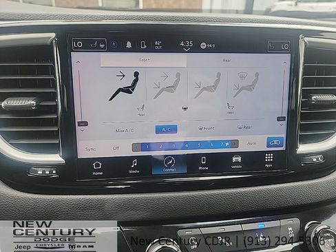 Used 2023 Chrysler Pacifica Touring-L FWD image 14