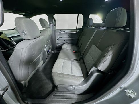 Used 2025 GMC Acadia Elevation image 28