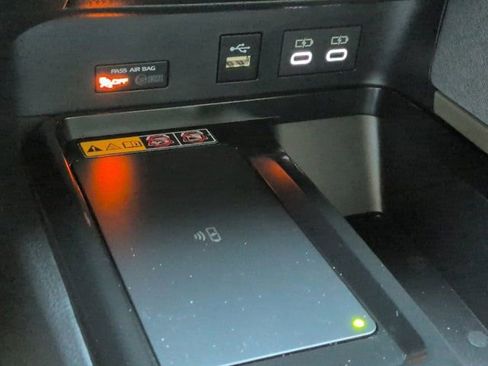 Used 2025 Toyota Camry LE w/ Convenience Package FWD image 19