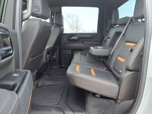 Used 2024 GMC Sierra 2500 AT4 image 21