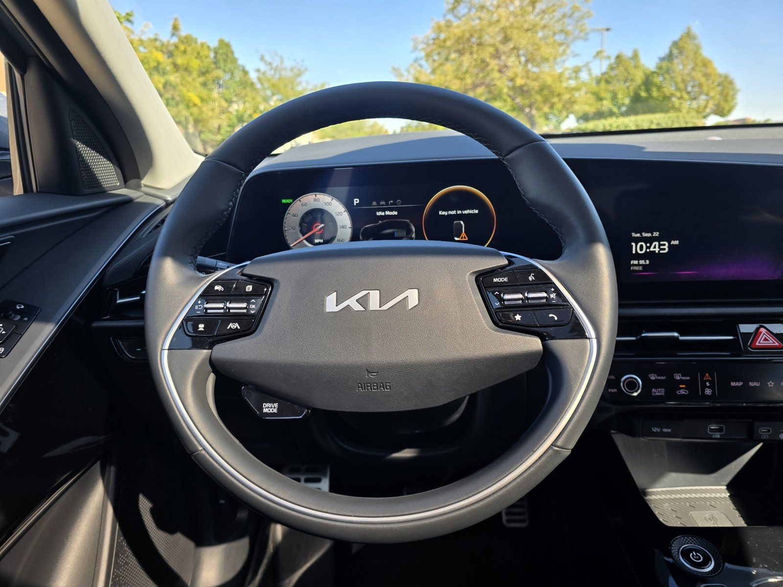 Used 2023 Kia Niro Wave FWD image 28