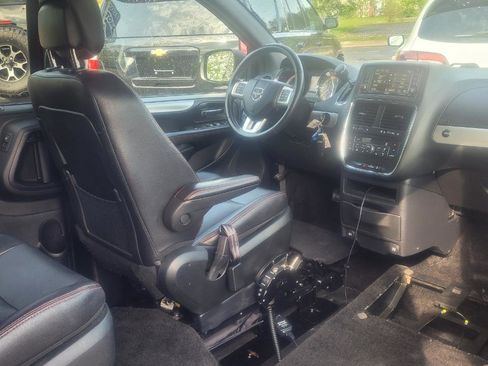 Used 2019 Dodge Grand Caravan GT FWD image 21