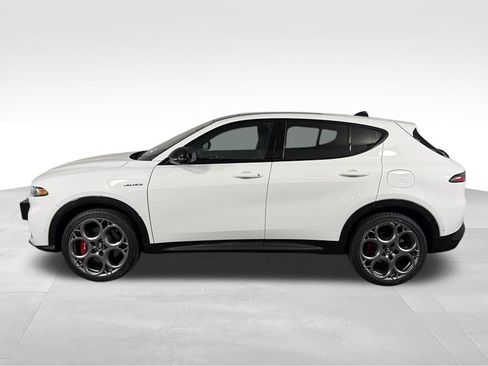 Used 2024 Alfa Romeo Tonale Veloce AWD/4WD image 8