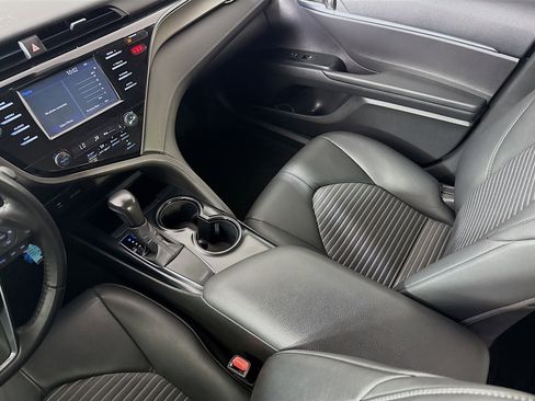 Used 2019 Toyota Camry SE FWD image 26