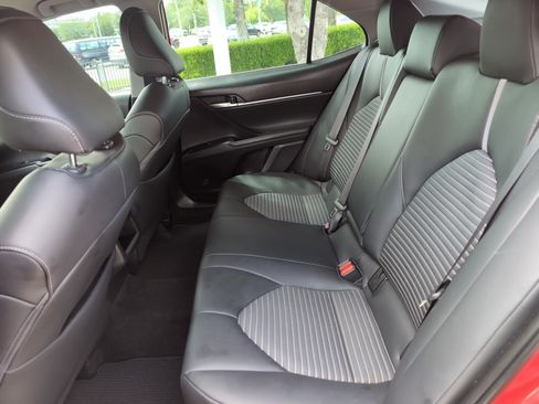 Used 2019 Toyota Camry SE FWD image 30