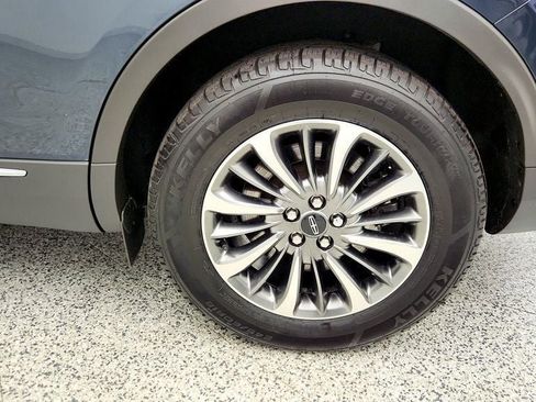 Used 2022 Lincoln Nautilus AWD w/ Premium Package image 9