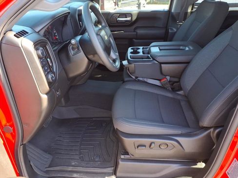 Used 2025 Chevrolet Silverado 2500 Custom w/ Custom Convenience Package image 7