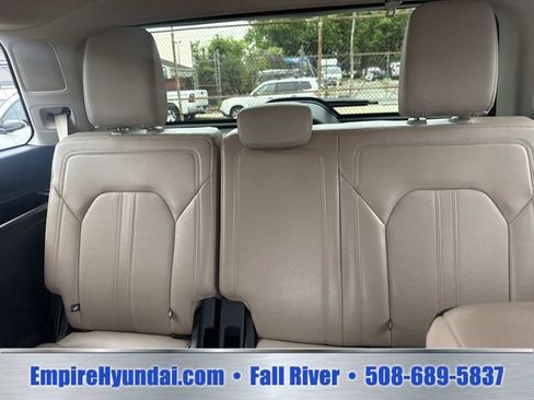 Used 2024 Ford Expedition Limited AWD/4WD image 16