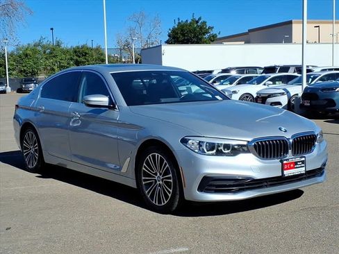 Used 2019 BMW 530e w/ Convenience Package image 3