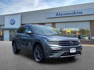 Certified 2023 Volkswagen Tiguan SE w/ Panoramic Sunroof Package AWD/4WD video 1