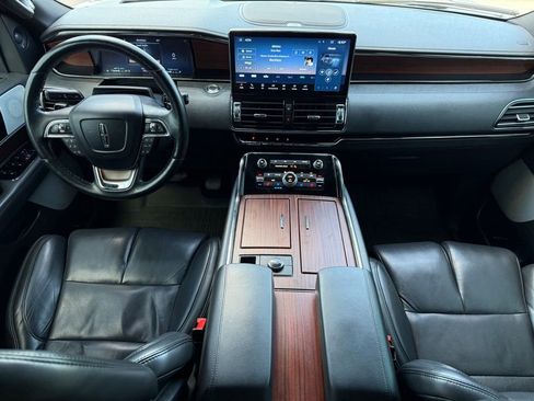Used 2023 Lincoln Navigator Reserve AWD/4WD image 4