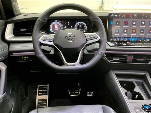 New 2026 Volkswagen Tiguan SE R-Line image 15