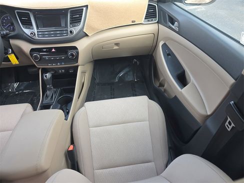 Used 2017 Hyundai Tucson SE image 12
