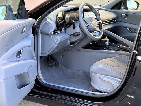 Used 2024 Hyundai Elantra SEL FWD image 11