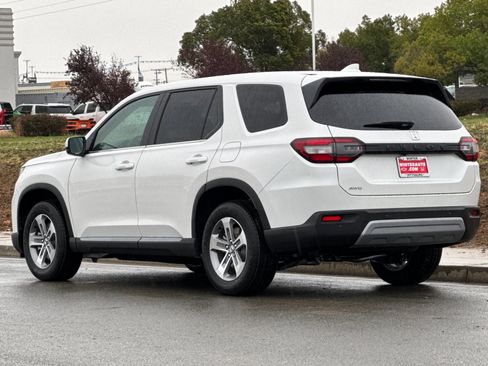 New 2025 Honda Pilot EX-L image 6
