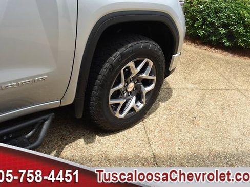 Used 2022 GMC Sierra 1500 SLT w/ X31 Off-Road Package AWD/4WD image 12