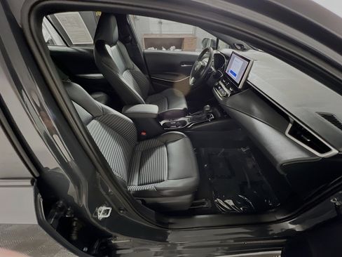 Used 2025 Toyota Corolla XSE image 31