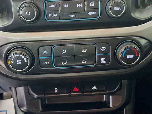 Used 2018 Chevrolet Colorado LT w/ LT Convenience Package RWD image 19