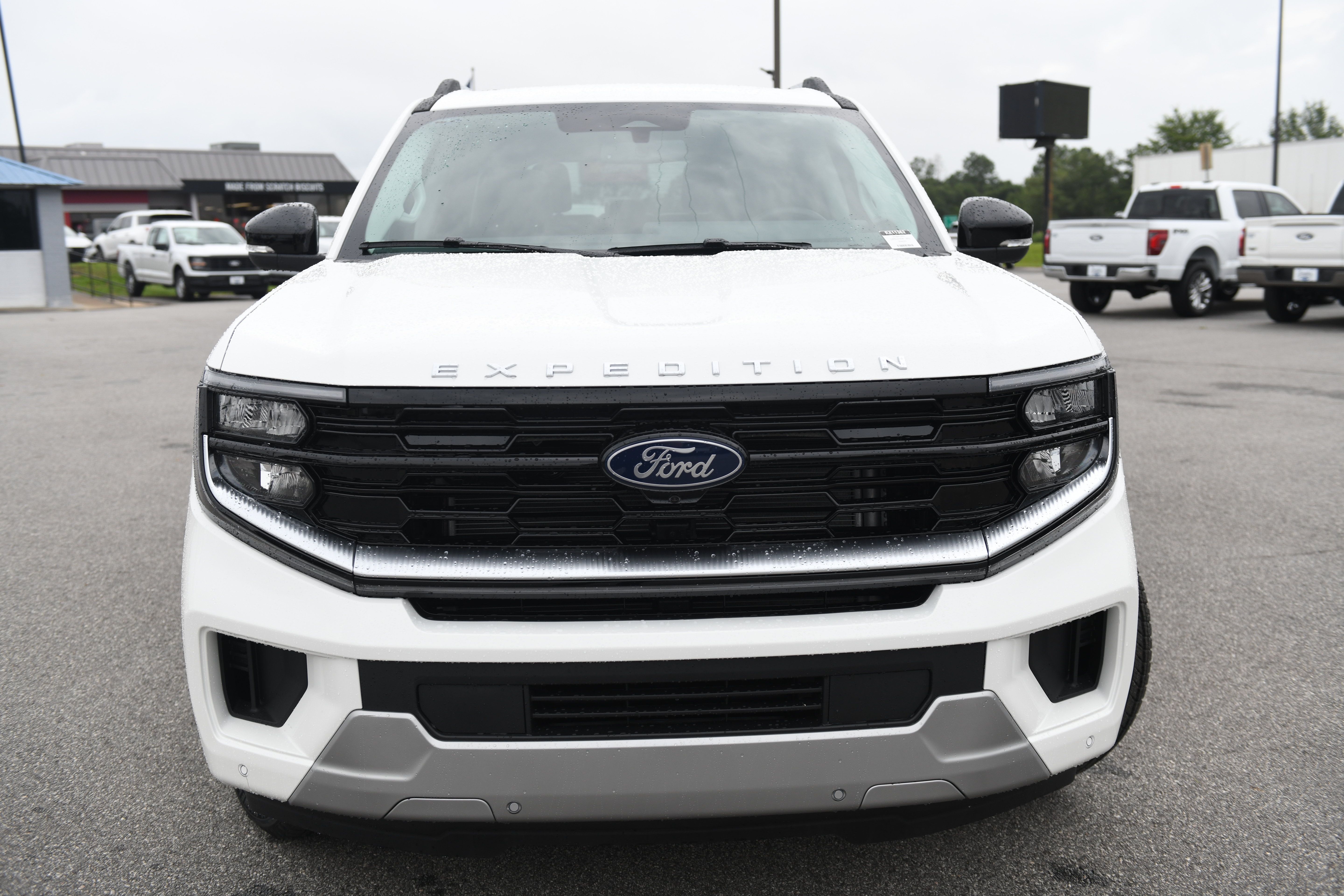 New 2026 Ford Expedition Platinum w/ Driver's Package AWD/4WD image 5