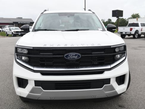 New 2026 Ford Expedition Platinum w/ Driver's Package AWD/4WD image 5