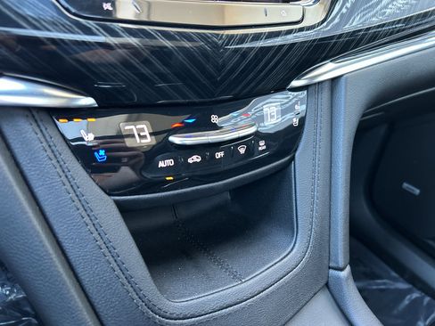 Used 2024 Cadillac XT6 Premium Luxury image 25