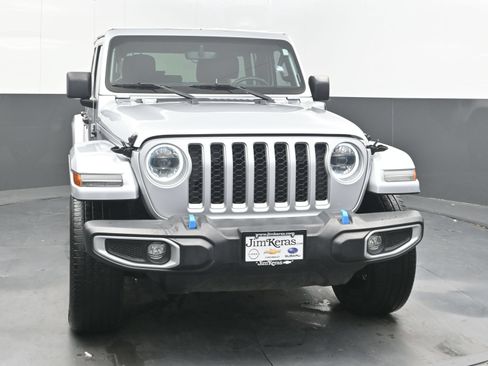 Used 2023 Jeep Wrangler Unlimited Sahara w/ Cold Weather Group AWD/4WD image 3