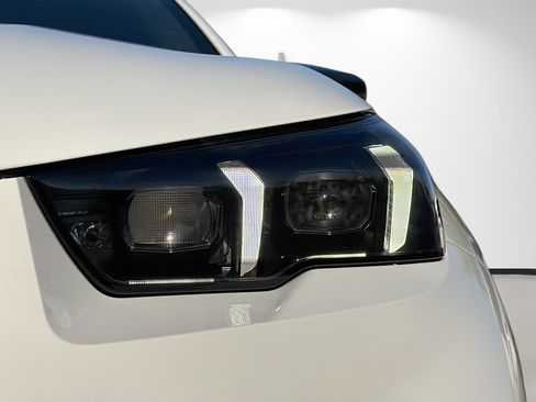 New 2026 BMW M5 w/ Carbon Package image 9