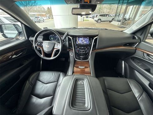 Certified 2020 Cadillac Escalade Luxury w/ Escalade Sport Edition image 21