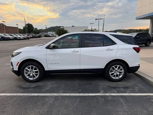Used 2024 Chevrolet Equinox LS w/ LS Convenience Package AWD/4WD image 5