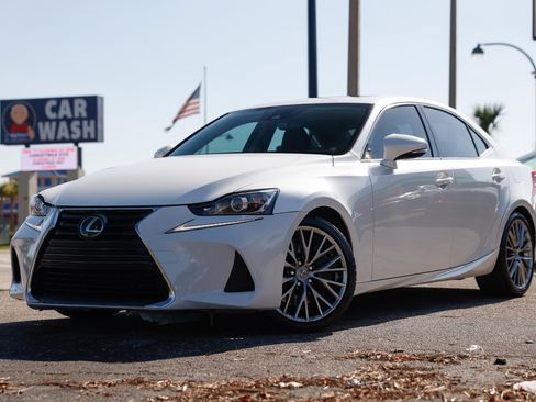 Used 2017 Lexus IS 200t image 1
