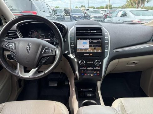Used 2019 Lincoln MKC Reserve w/ MKC Technology Package FWD image 9
