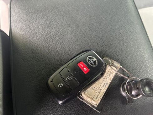 Used 2025 Toyota Tacoma TRD Off-Road AWD/4WD image 23