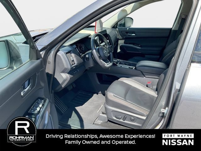 Certified 2025 Nissan Pathfinder SL AWD/4WD image 12