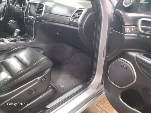 Used 2018 Jeep Grand Cherokee Overland AWD/4WD image 19