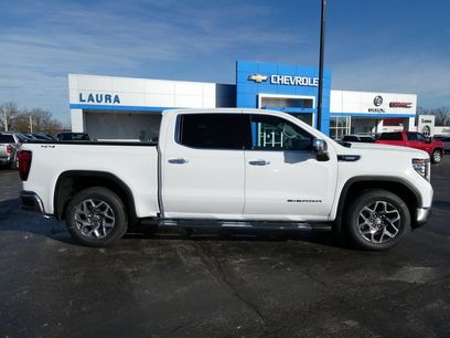 New 2026 GMC Sierra 1500 SLT w/ SLT Premium Package