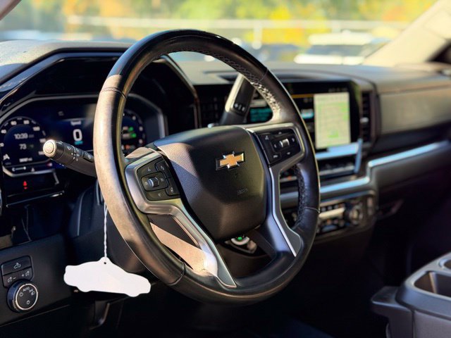 Used 2024 Chevrolet Silverado 1500 LT AWD/4WD image 10