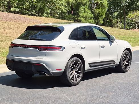 Certified 2024 Porsche Macan AWD/4WD image 22