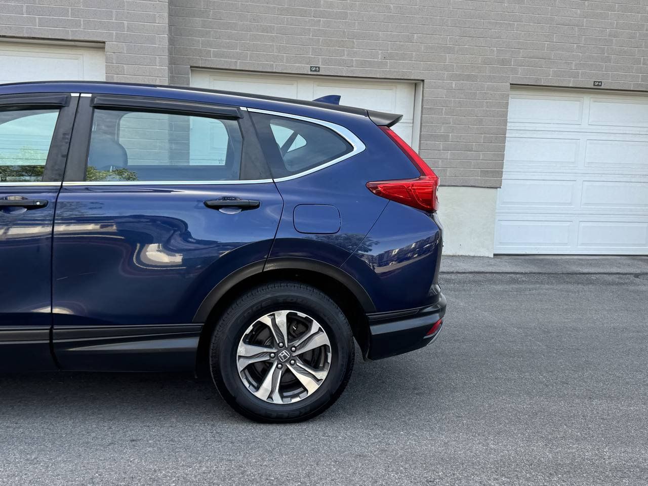 Used 2017 Honda CR-V LX image 4
