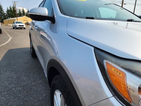 Used 2017 Kia Sorento AWD image 30