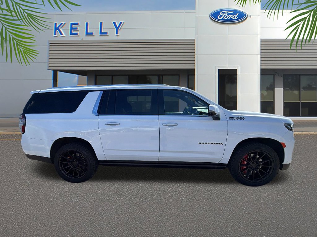 Used 2024 Chevrolet Suburban High Country w/ Advanced Technology Package AWD/4WD image 4