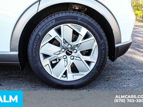 Used 2025 Genesis GV60 RWD image 16