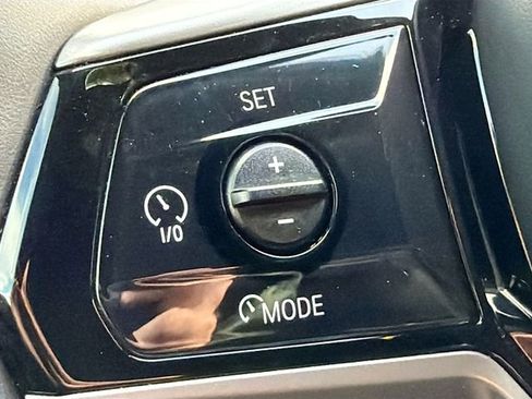 Used 2025 BMW 530i xDrive image 37